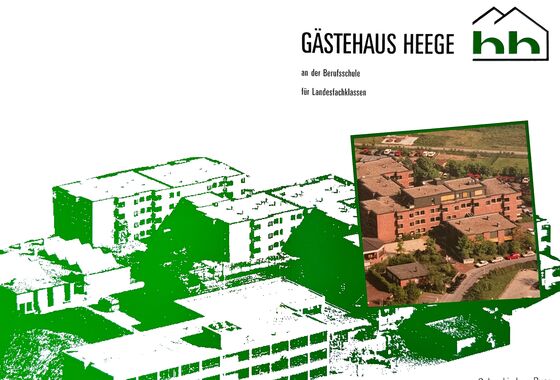 Front eines alten Flyers mit altem Logo und einer Luftaufnahme des alten Gebäudes